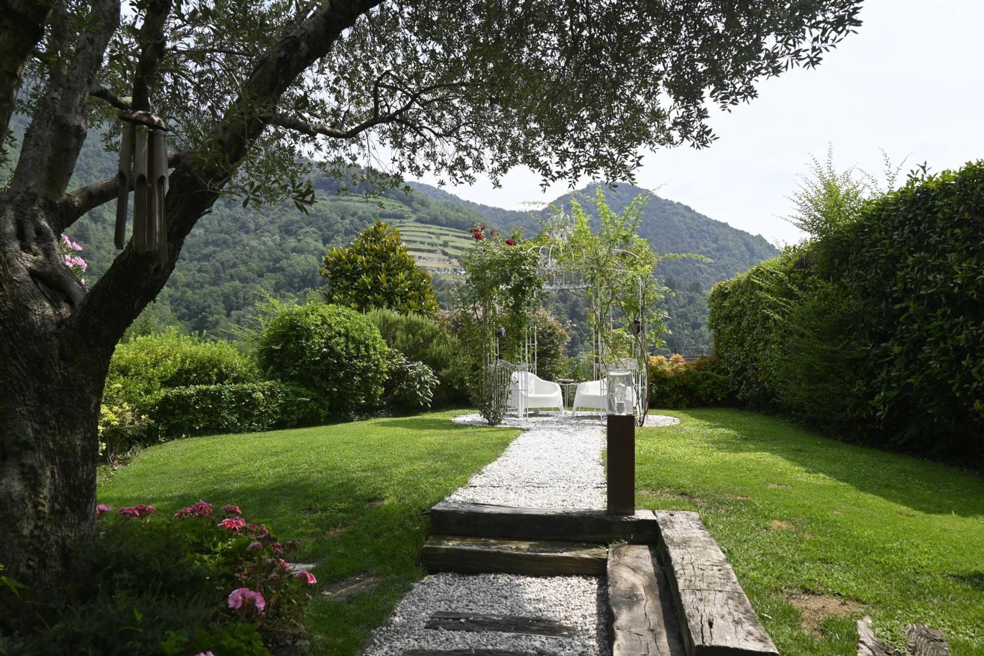 Bed And Breakfast Casa Del Nonno Adrara San Rocco Exterior foto